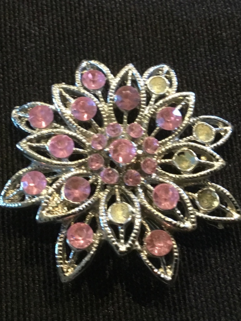 Vintage pink / silvertone multi layer floral brooch